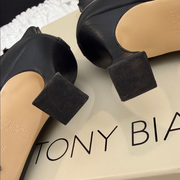TONY BIANCO FOMO Boot in Black Venice Size 38 with Box - Picture 9 of 11